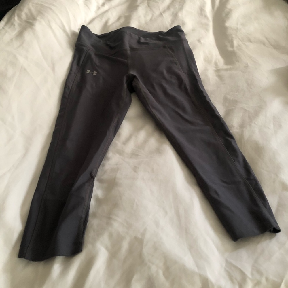 Black Under Armour crop leggings.  Size medium
